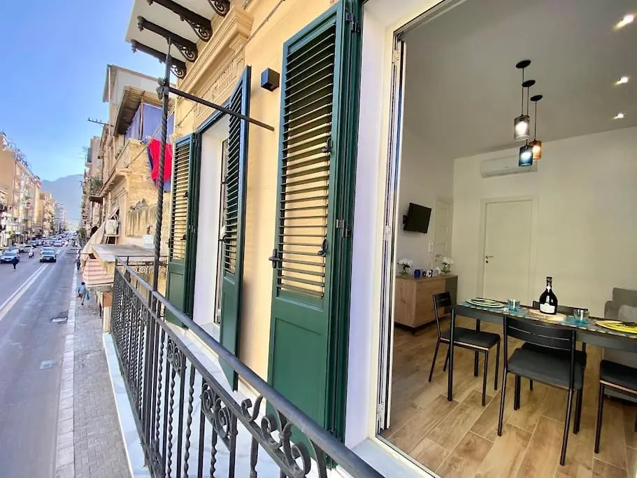 Teste Di Moro A Due Passi Dal Centro Di Palermoアパートメント イタリア